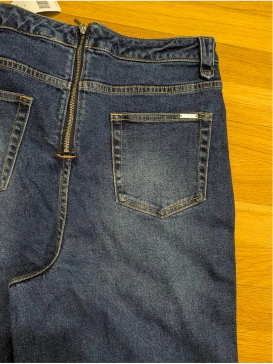 Bebe NWT High Waist Lace Up Wide Leg Jeans Size 32 - Picture 8 of 15